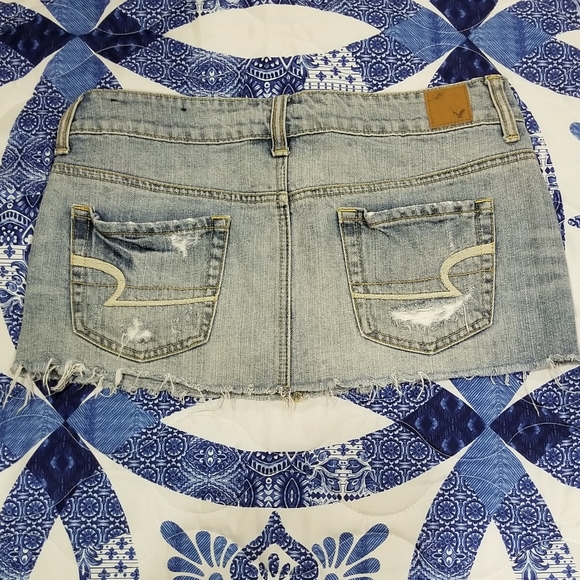 American eagle denim mini skirt size 2 distressed - Picture 2 of 5